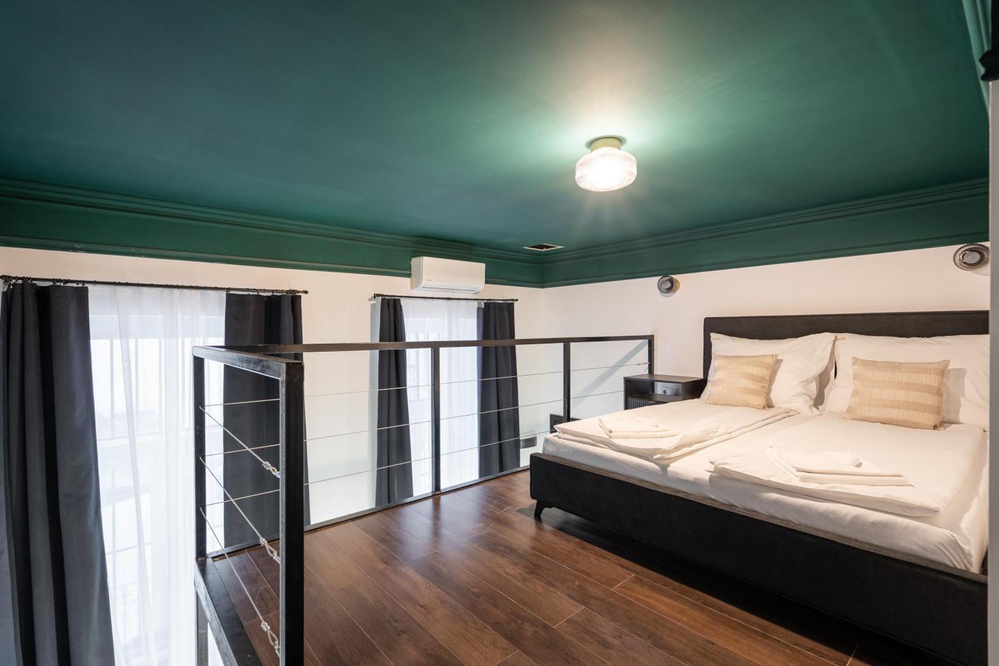 E41 - Trendy Boutique Apartments - Prime Spot By Bqa Будапеща Стая снимка