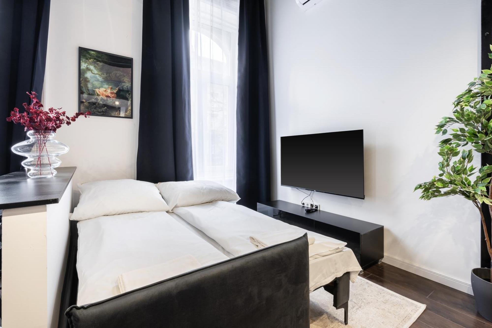 E41 - Trendy Boutique Apartments - Prime Spot By Bqa Будапеща Стая снимка